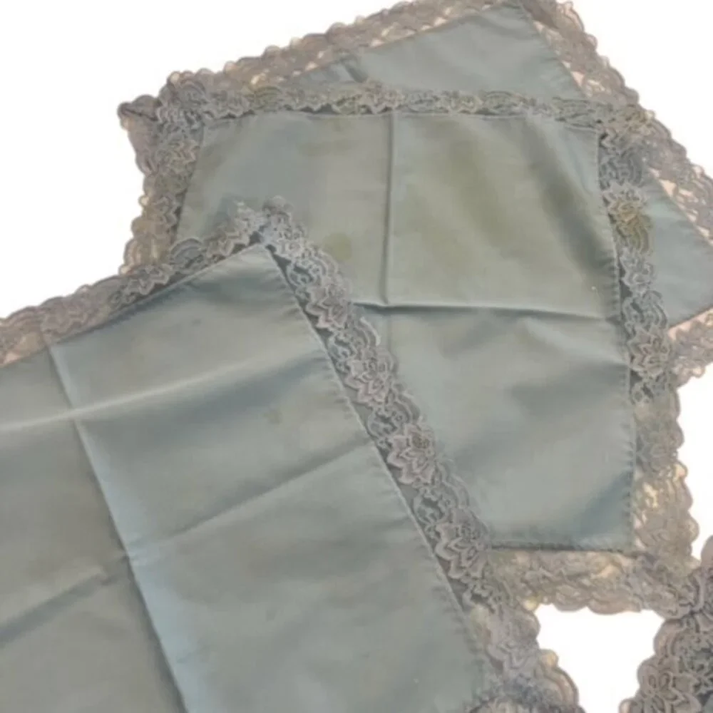 SALE!! 2 for $15 VTG Shabby Chic Baby Blue Fabric‎ Dinner Napkins Lace 17x17
